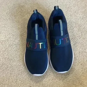 Nautica kids athletic fashion running sneaker in size 1