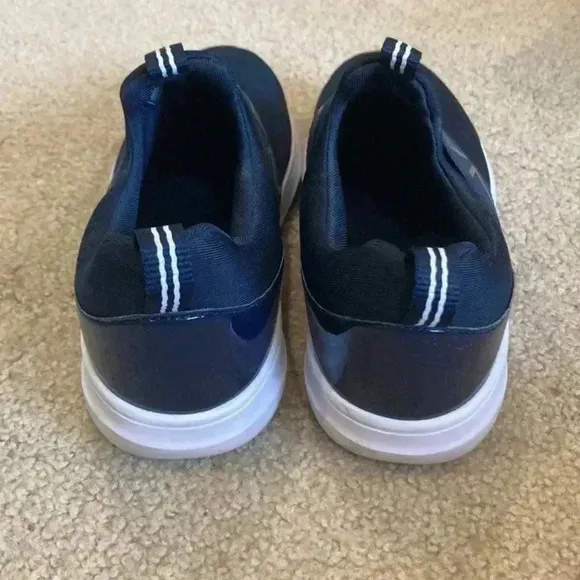 Nautica kids athletic fashion running sneaker in size 1