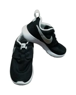 Nike Shoes - 9C