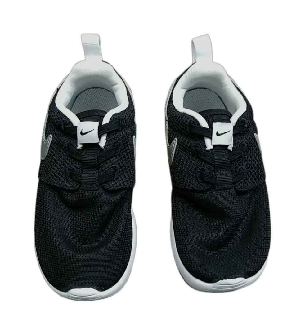 Nike Shoes - 9C
