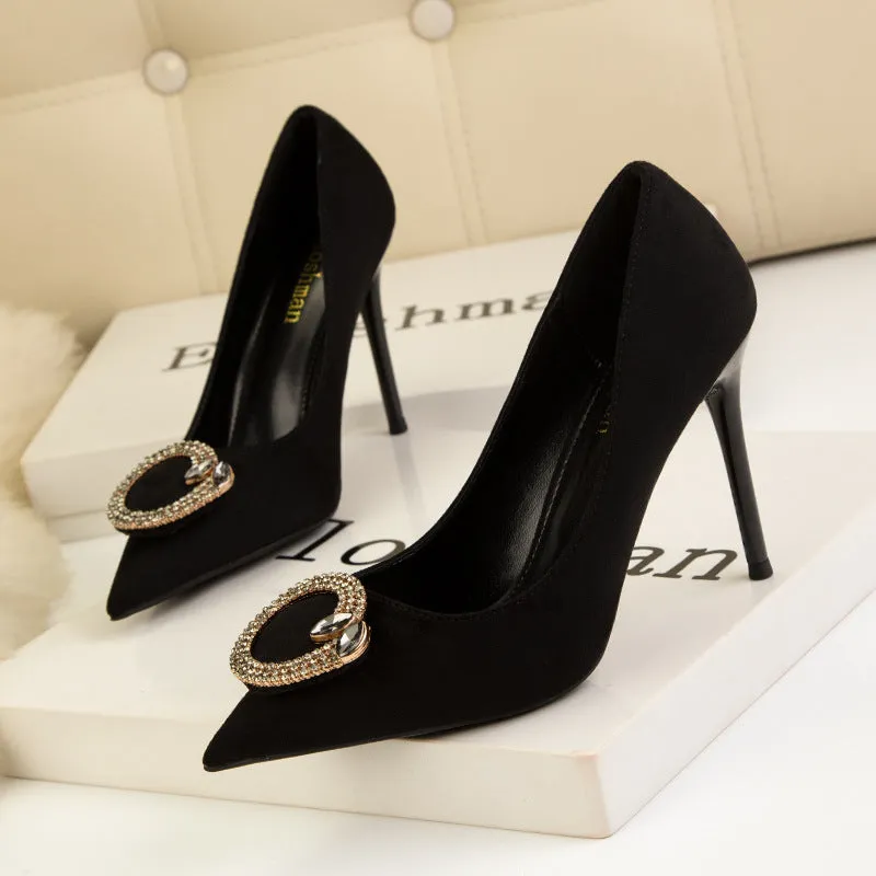 Retro Metal Buckle Pointed Head Shoes