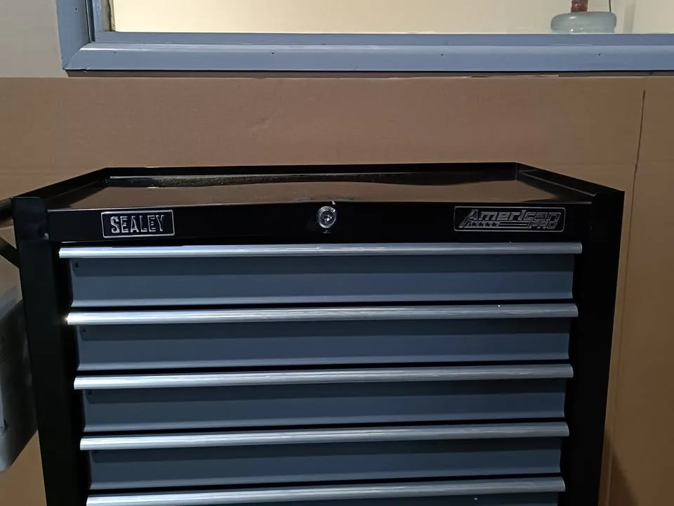 Sealey 8 Drawer Rollcab with 302pc Tool Kit - Black/Grey - D