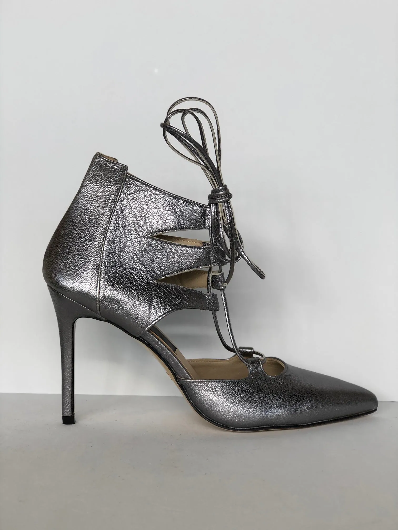 Space Pump Lace Size EU 39 - USA 8.5