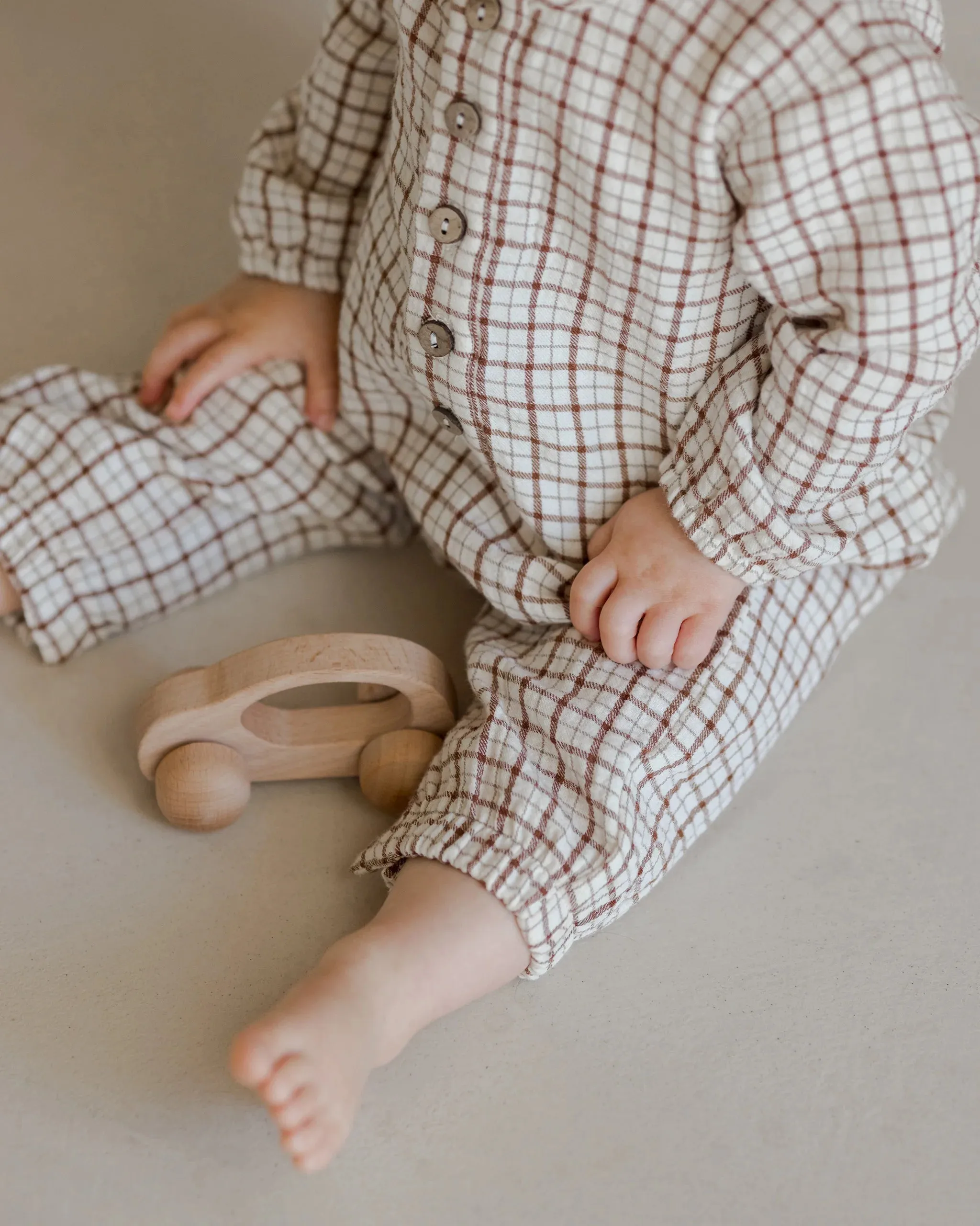 Woven Jumpsuit || Holiday Check